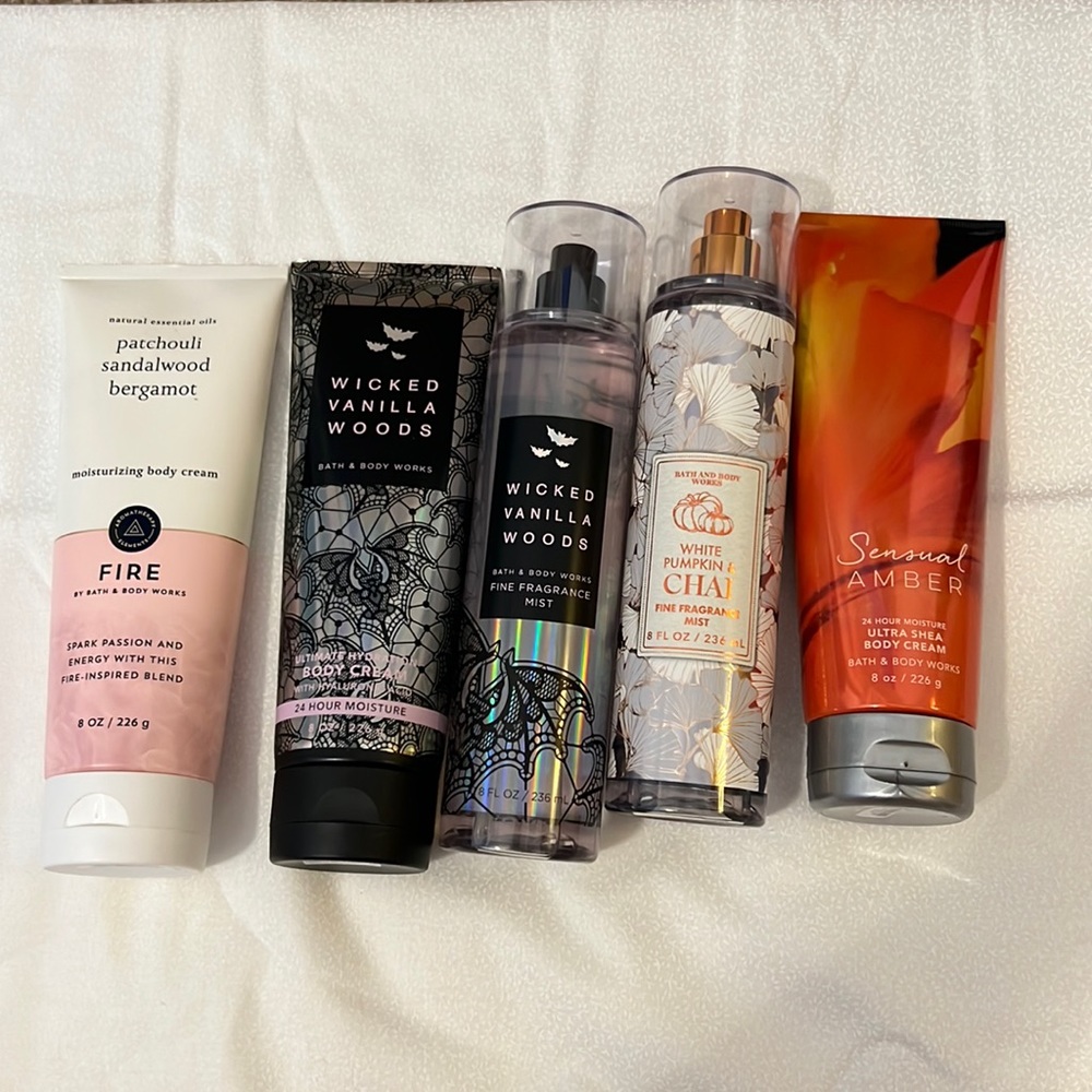 Bath and body works lot Wicked Vanilla Woods, Sensual Amber, Fire and White Pump